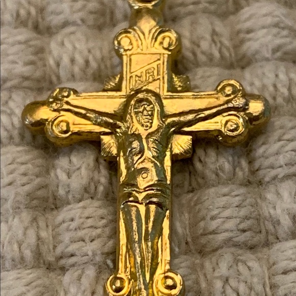 Vintage crucifix pendant or charm - Picture 2 of 5
